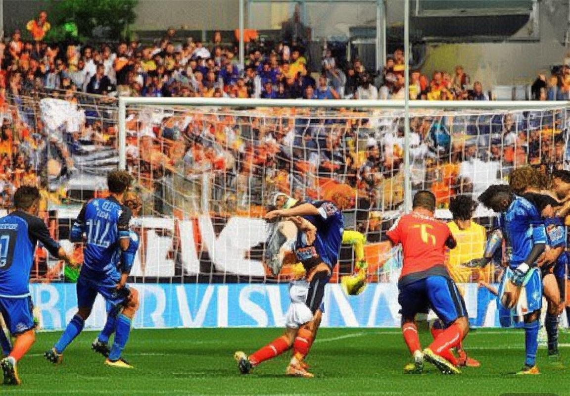 2018年欧本VS亨克经典对决：激战回顾与精彩瞬间(图4)